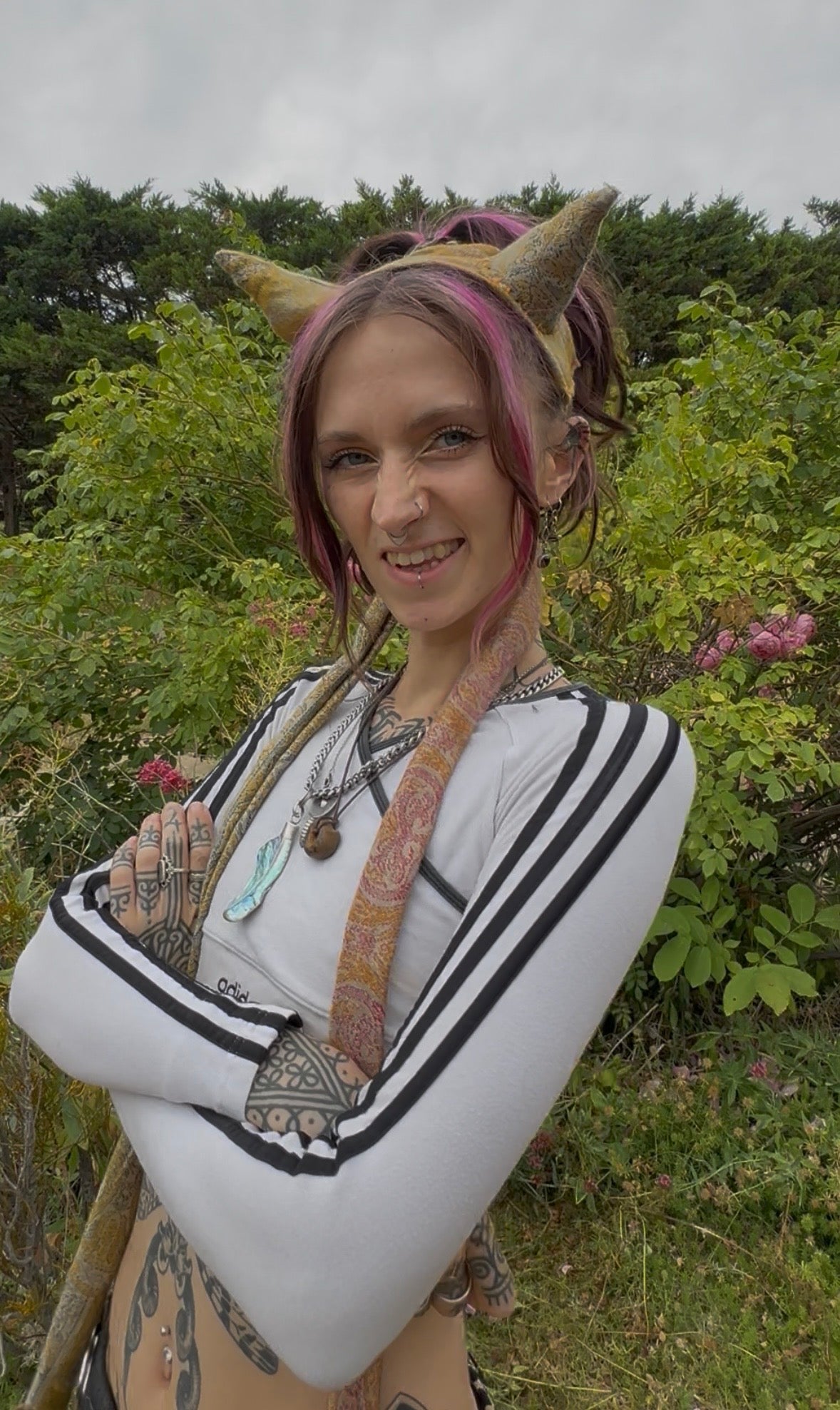 Jewel hornz