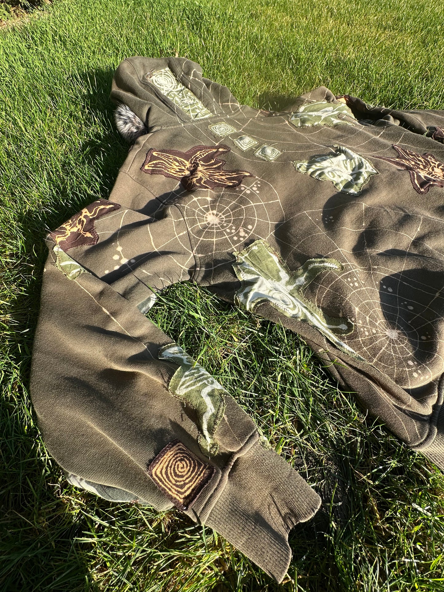 Creepy crawly North Face Upcycled Size L